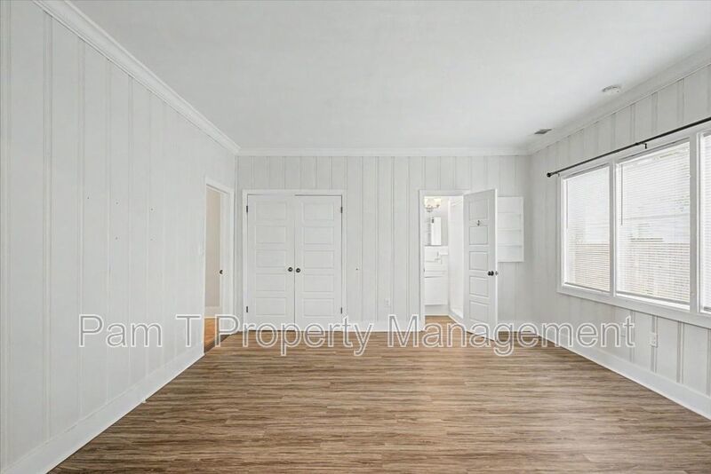 Downtown 3 bedroom Bungalow property image