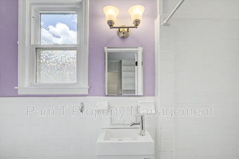 Downtown 3 bedroom Bungalow property image