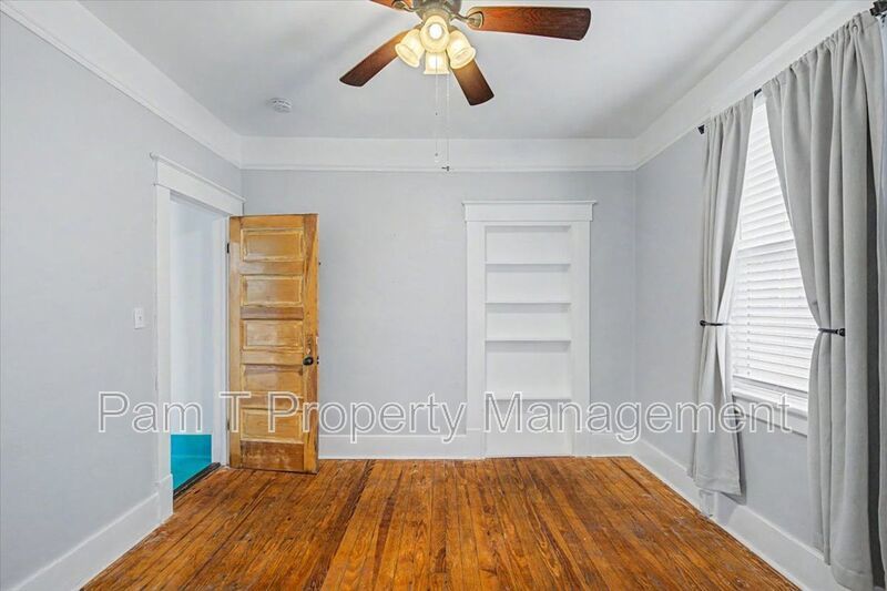 Downtown 3 bedroom Bungalow property image