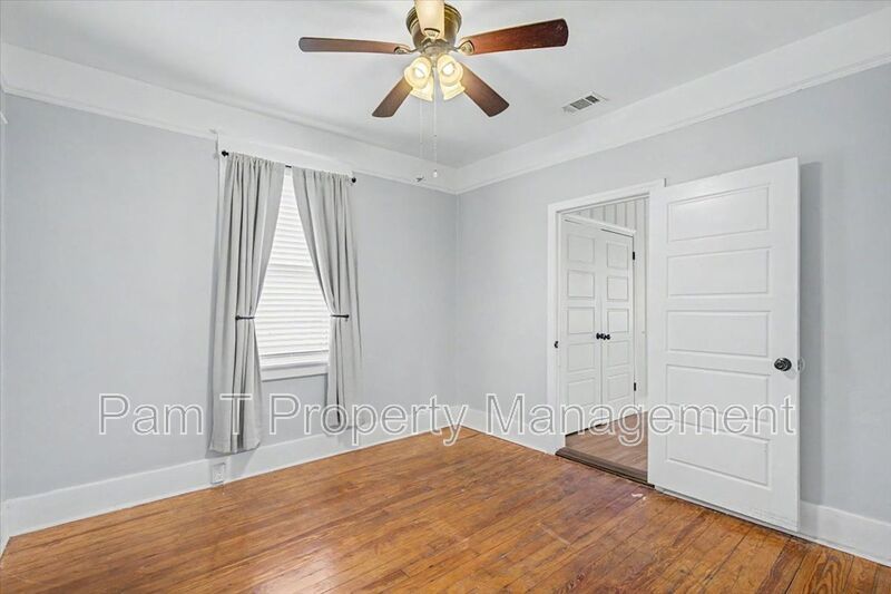 Downtown 3 bedroom Bungalow property image