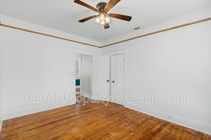 Downtown 3 bedroom Bungalow property image