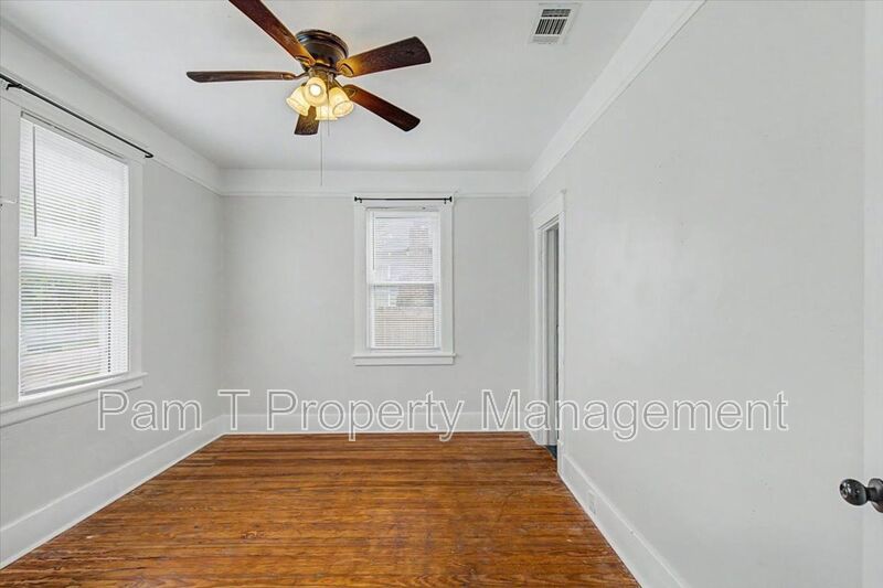 Downtown 3 bedroom Bungalow property image