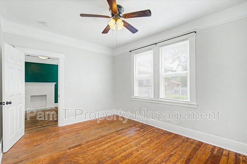 Downtown 3 bedroom Bungalow property image