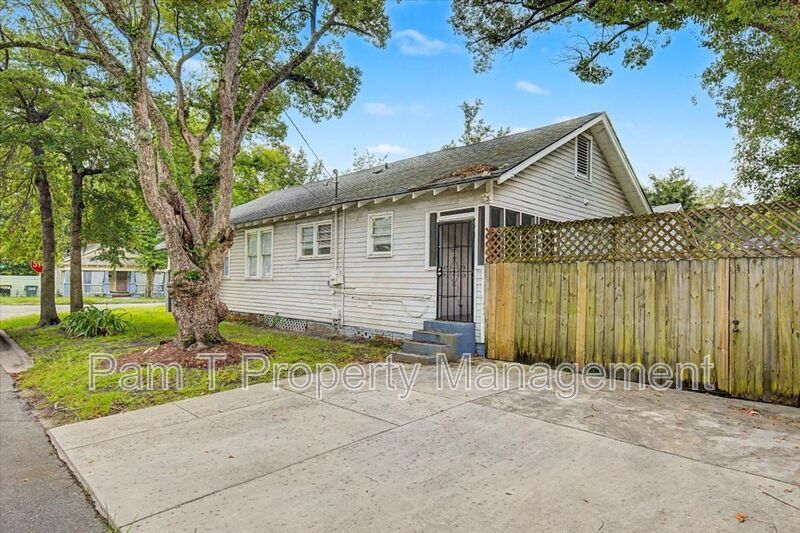 Downtown 3 bedroom Bungalow property image