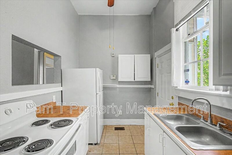 2 bedroom in the heart is downtown property image