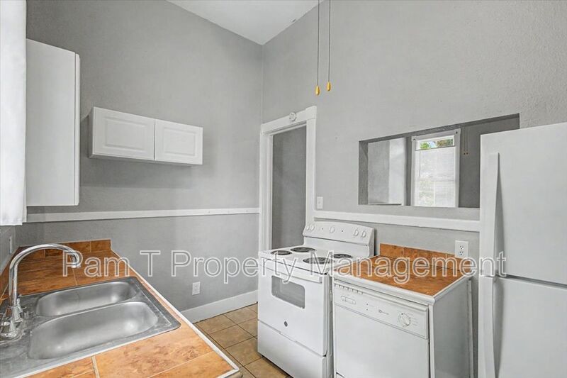 2 bedroom in the heart is downtown property image