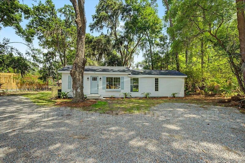 Beautiful 3 Bed 2 Bath on Isle of Hope property image