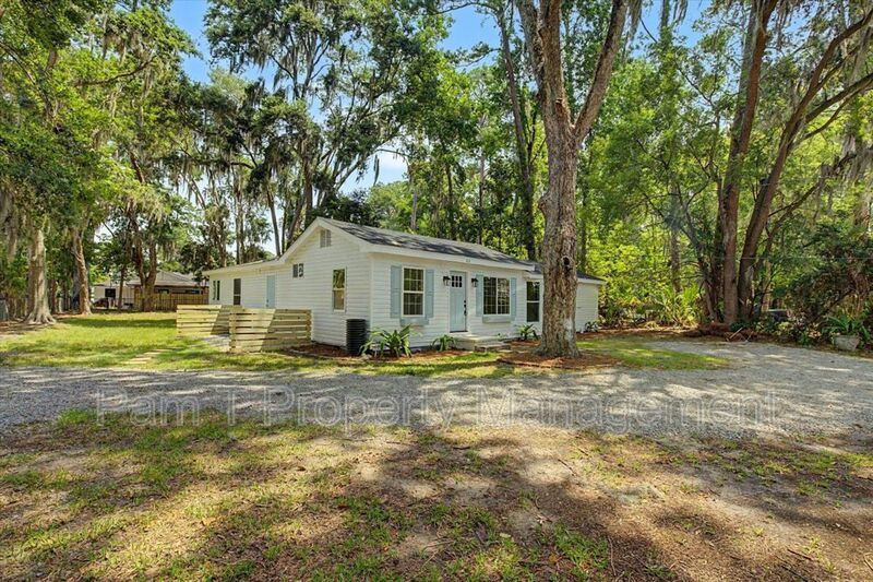 Beautiful 3 Bed 2 Bath on Isle of Hope property image