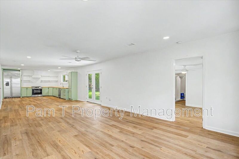 Beautiful 3 Bed 2 Bath on Isle of Hope property image