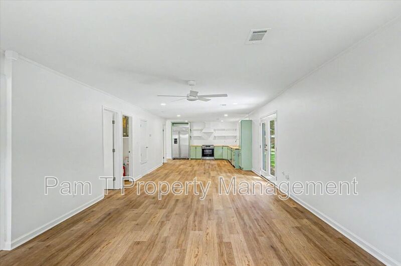 Beautiful 3 Bed 2 Bath on Isle of Hope property image