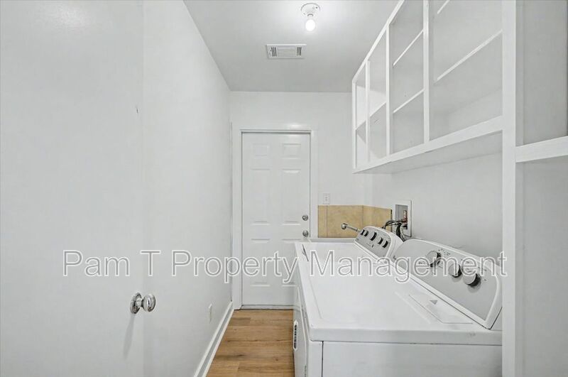 Beautiful 3 Bed 2 Bath on Isle of Hope property image