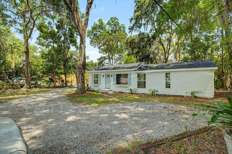 Beautiful 3 Bed 2 Bath on Isle of Hope property image