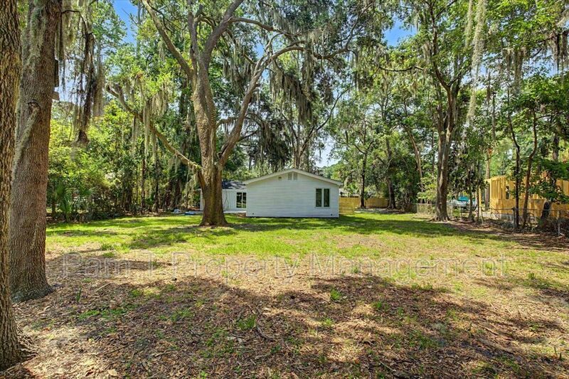 Beautiful 3 Bed 2 Bath on Isle of Hope property image