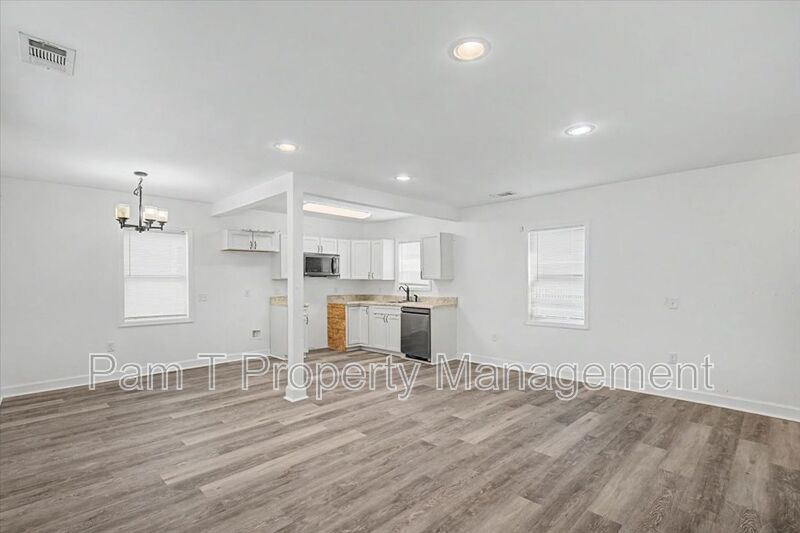 2 bedroom minutes from SCAD property image