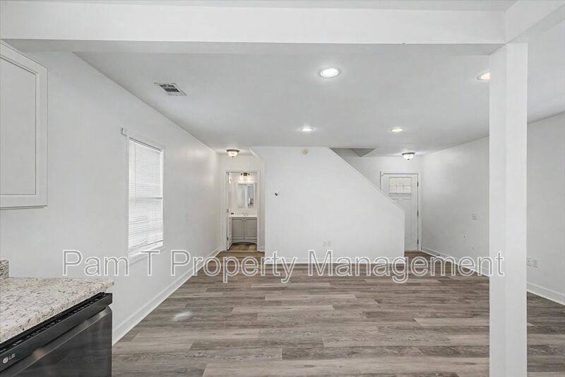 2 bedroom minutes from SCAD property image