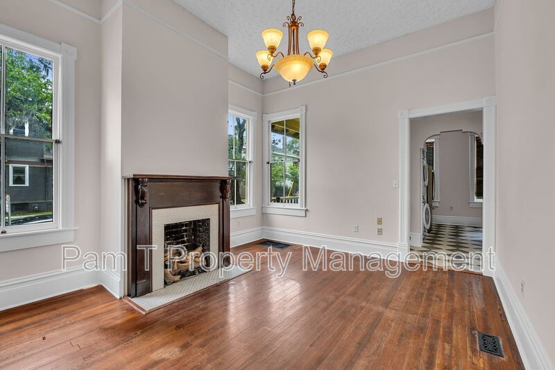 Stunning 3 Bedroom House property image