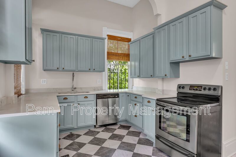 Stunning 3 Bedroom House property image