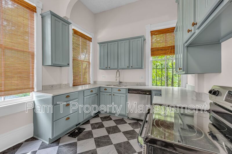 Stunning 3 Bedroom House property image