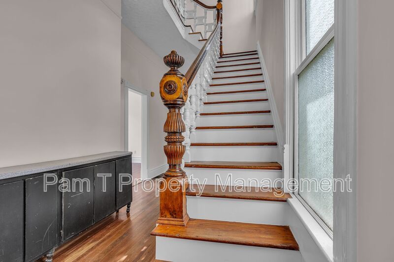 Stunning 3 Bedroom House property image