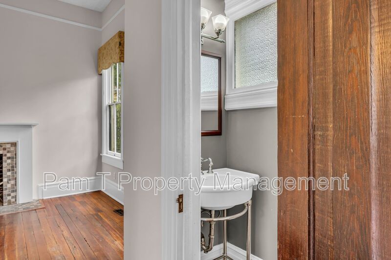 Stunning 3 Bedroom House property image