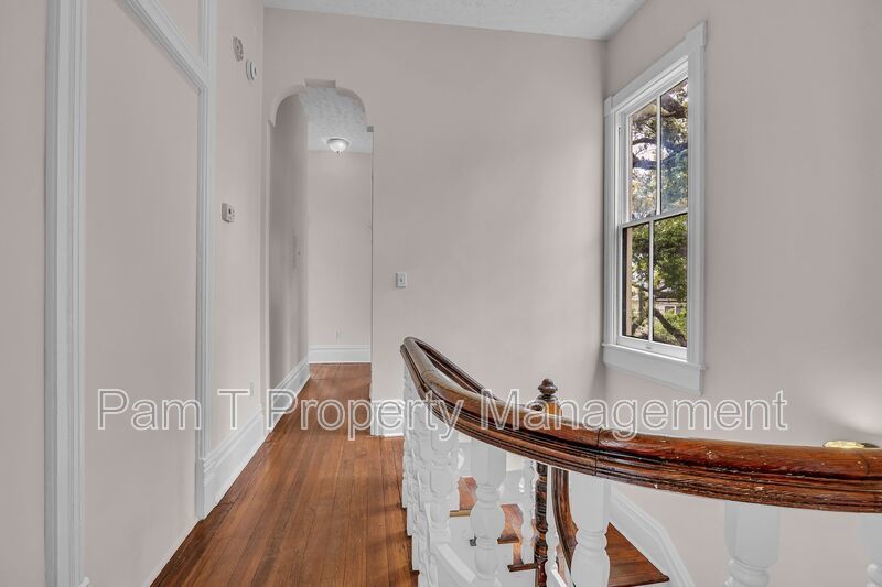 Stunning 3 Bedroom House property image