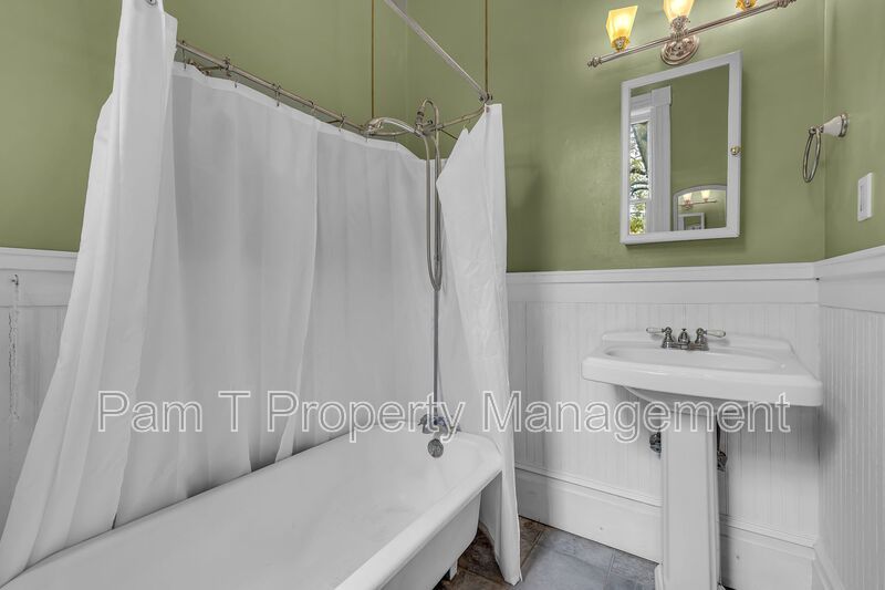 Stunning 3 Bedroom House property image