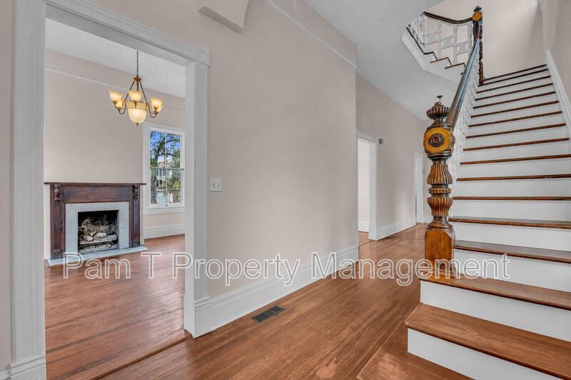 Stunning 3 Bedroom House property image