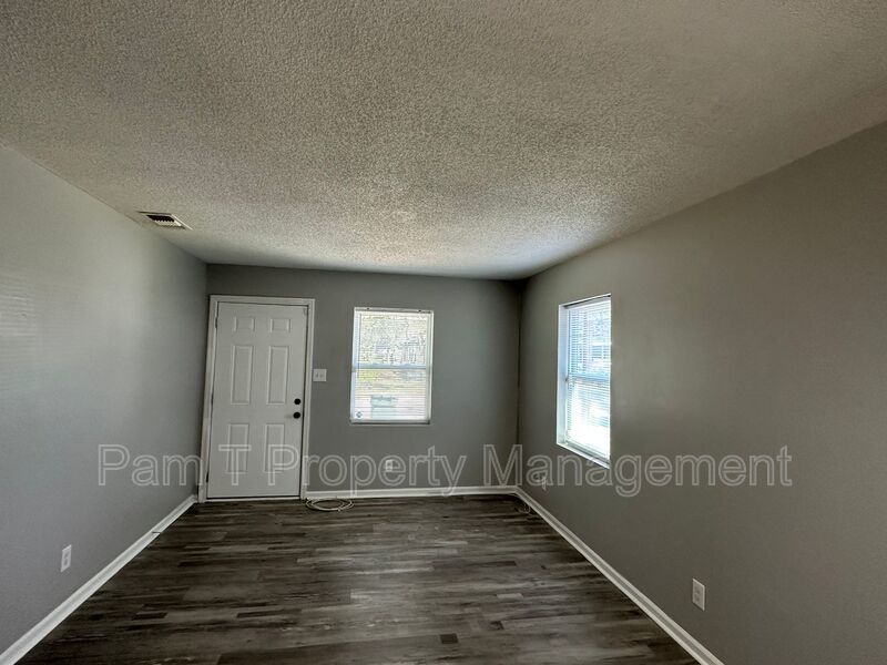 3 Bedroom Single Family Home property image