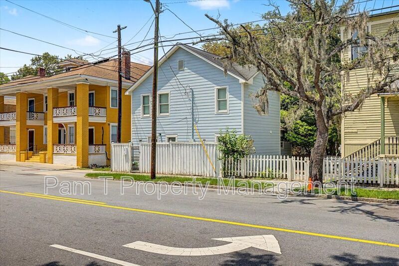 3 bedroom Carriage House in Desirable Location! Free month rent with 12 month lease property image