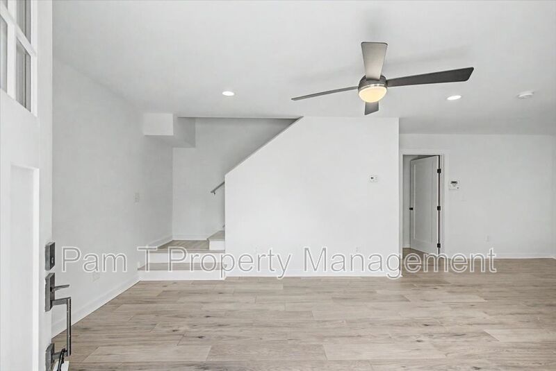 3 bedroom Carriage House in Desirable Location! Free month rent with 12 month lease property image