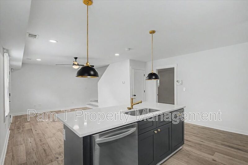 3 bedroom Carriage House in Desirable Location! Free month rent with 12 month lease property image