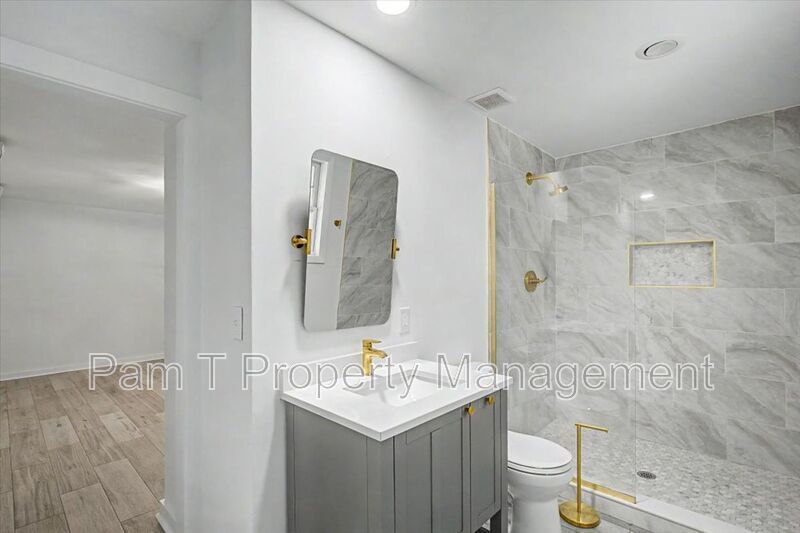 3 bedroom Carriage House in Desirable Location! Free month rent with 12 month lease property image