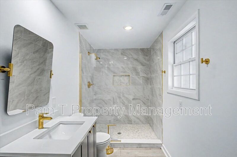 3 bedroom Carriage House in Desirable Location! Free month rent with 12 month lease property image