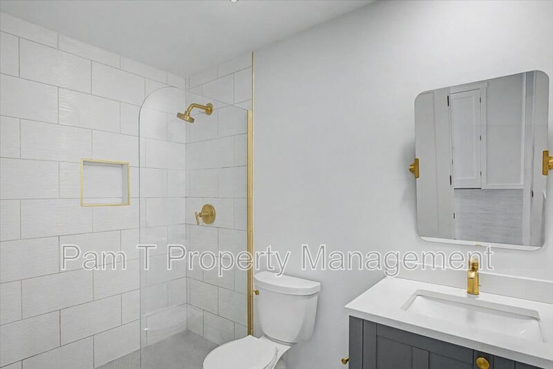 3 bedroom Carriage House in Desirable Location! Free month rent with 12 month lease property image
