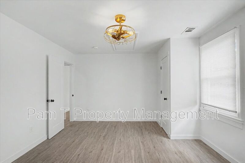 3 bedroom Carriage House in Desirable Location! Free month rent with 12 month lease property image