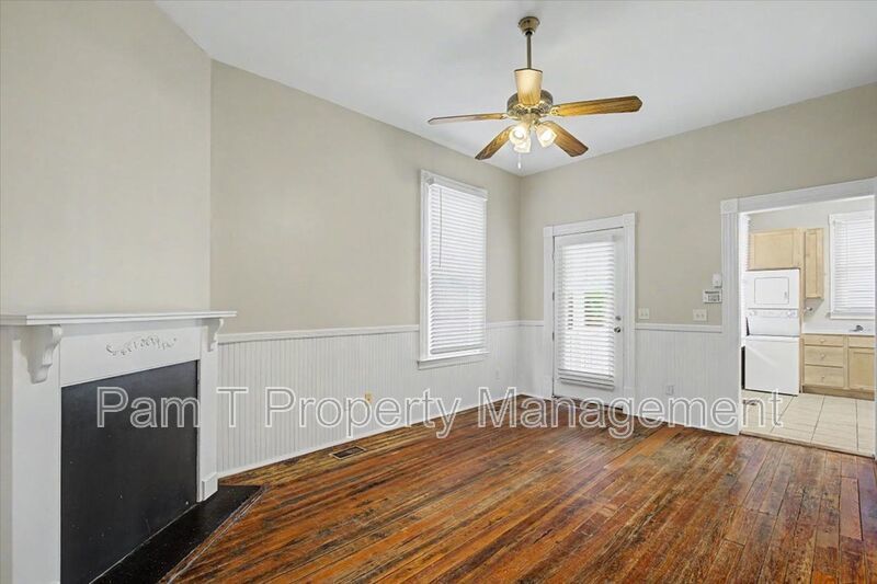 downtown 1 bedroom minutes to SCAD property image