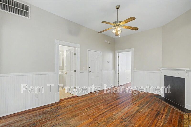 downtown 1 bedroom minutes to SCAD property image