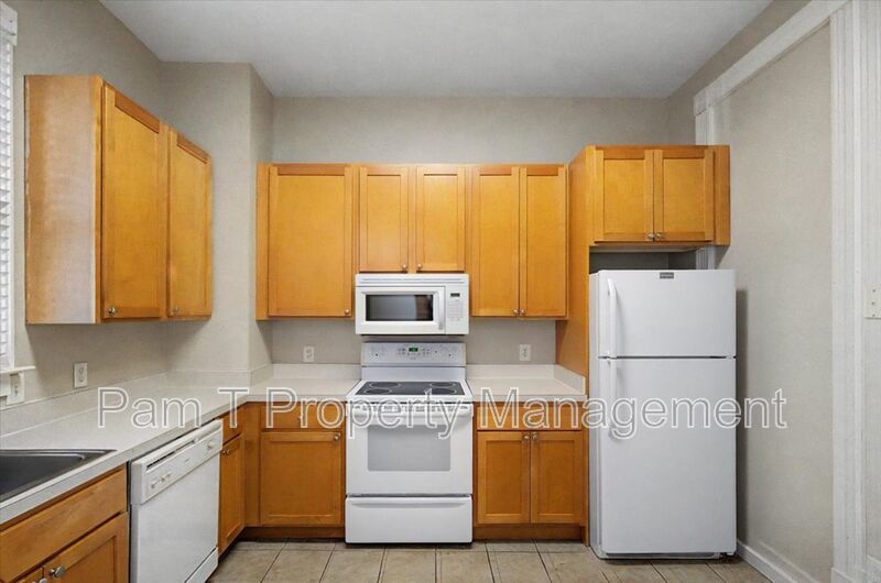 downtown 1 bedroom minutes to SCAD property image