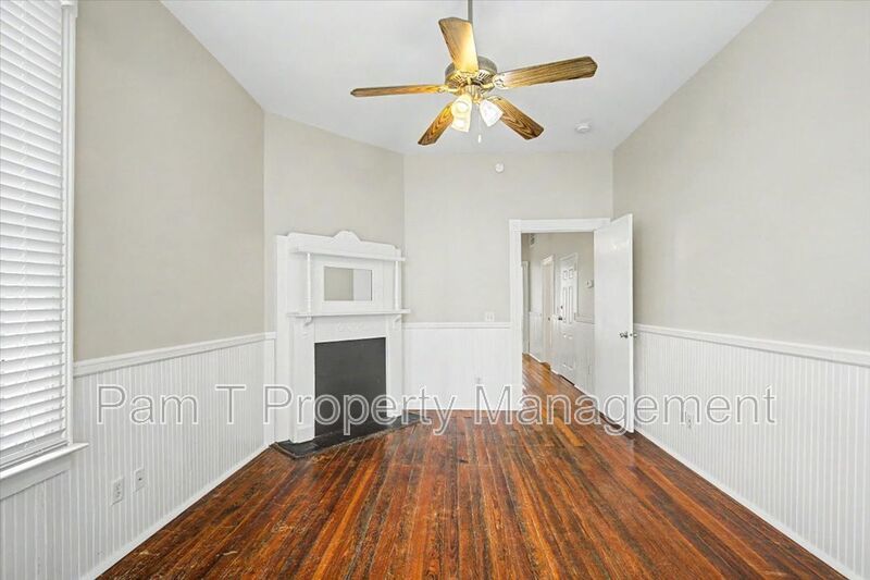 downtown 1 bedroom minutes to SCAD property image