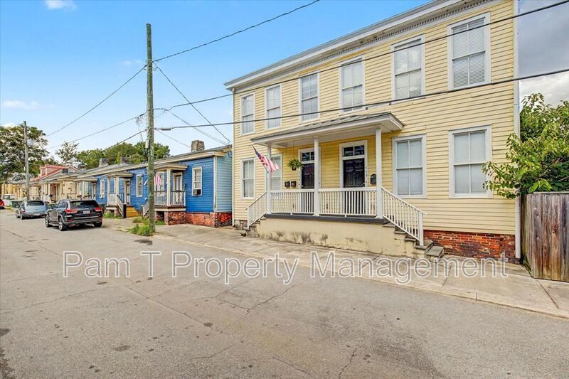 downtown 1 bedroom minutes to SCAD property image