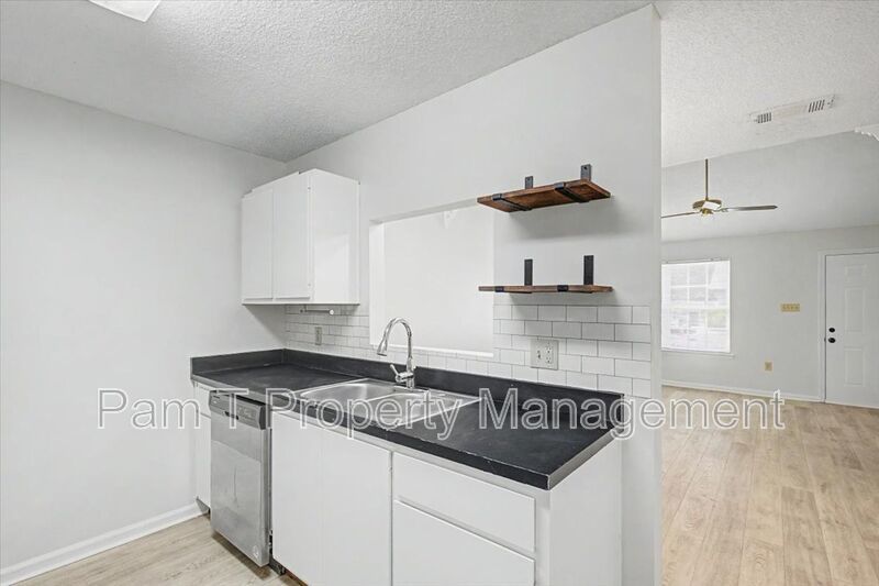 Sandfly 2 bedroom townhome property image