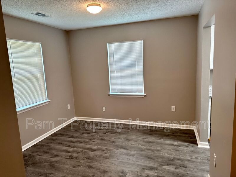 3 bedroom midtown home property image