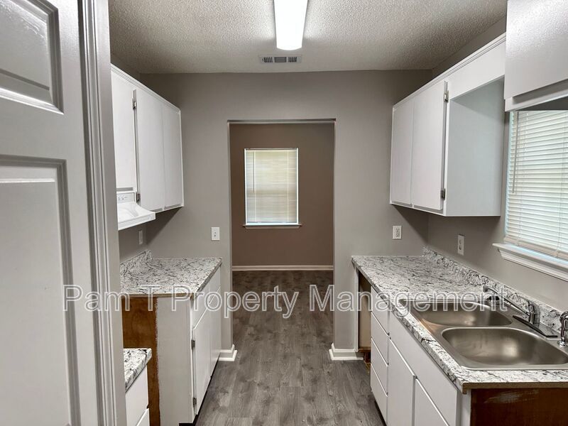 3 bedroom midtown home property image