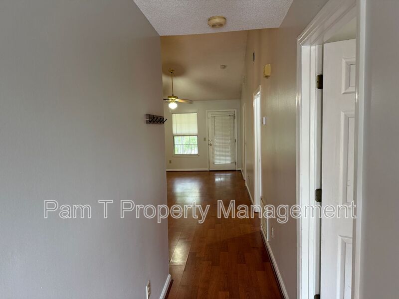 Nice 2 bedroom apartment in gated community property image