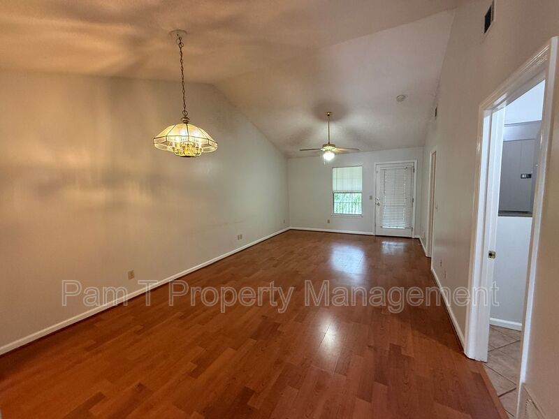 Nice 2 bedroom apartment in gated community property image