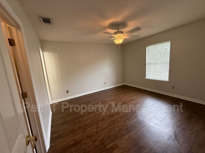 Nice 2 bedroom apartment in gated community property image