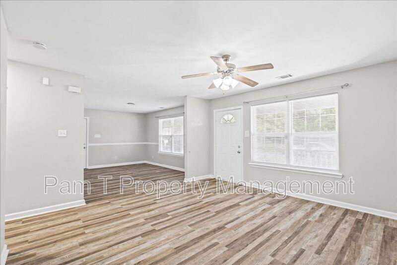 3 bedroom near Garden City property image