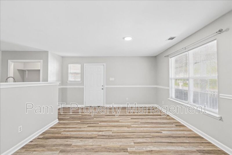 3 bedroom near Garden City property image
