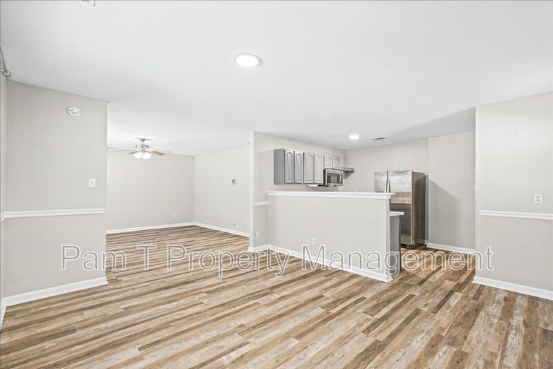 3 bedroom near Garden City property image
