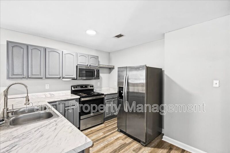 3 bedroom near Garden City property image